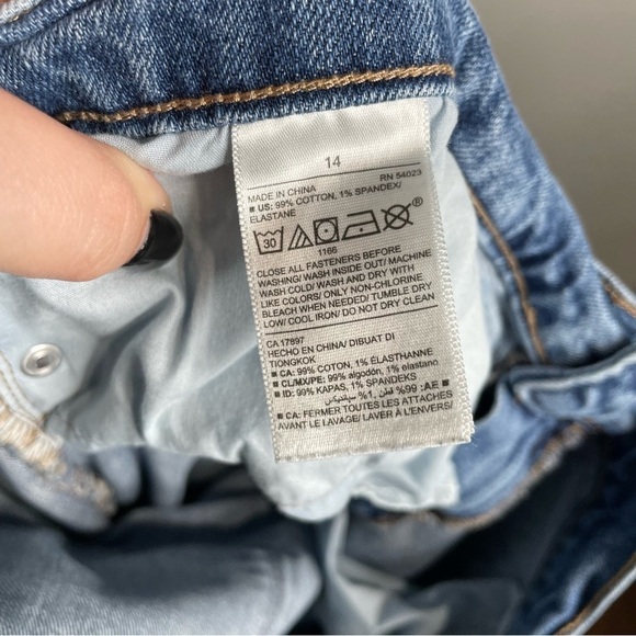 Old Navy‎ boyfriend distressed Jeans size 14 - Picture 6 of 6